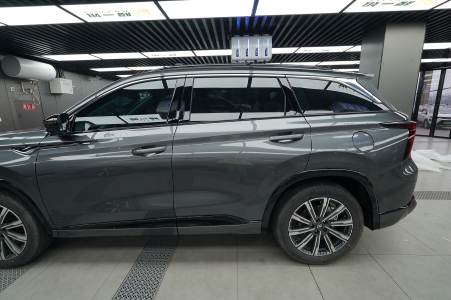 长安cs75plus装贴膜一姐隐形车衣