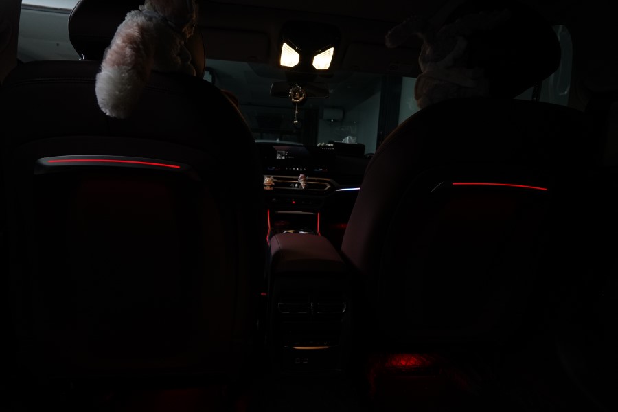 宝马3系改装升级氛围灯