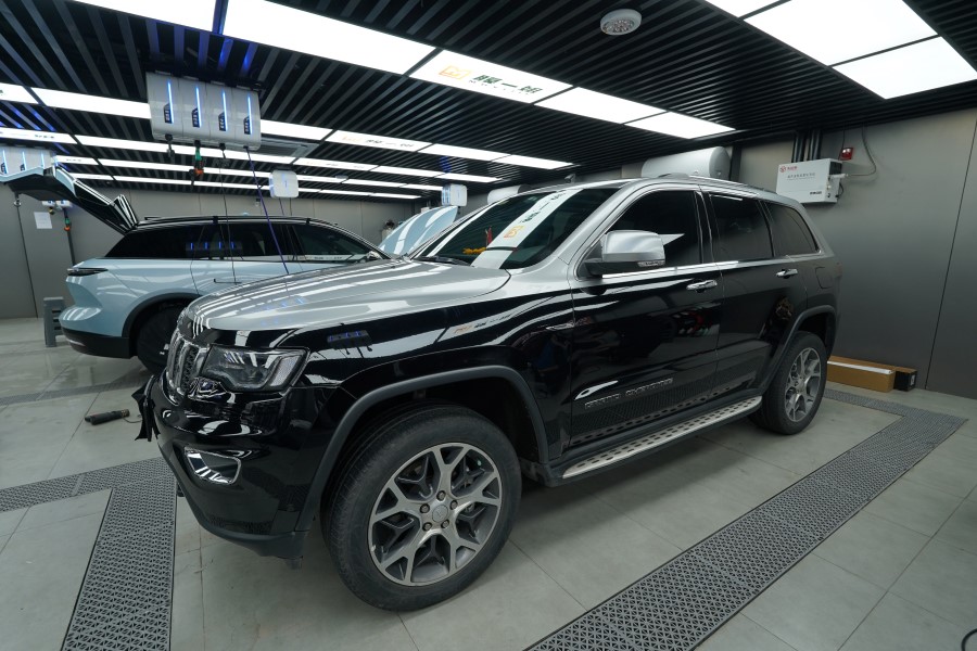 jeep改色钢琴黑＋GT银双拼