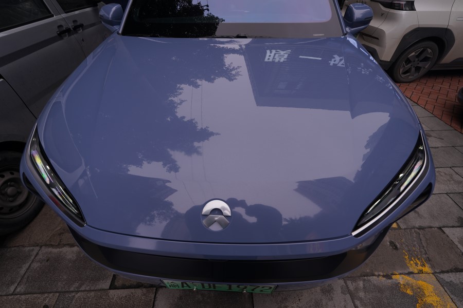 蔚来ec6改色流光蓝