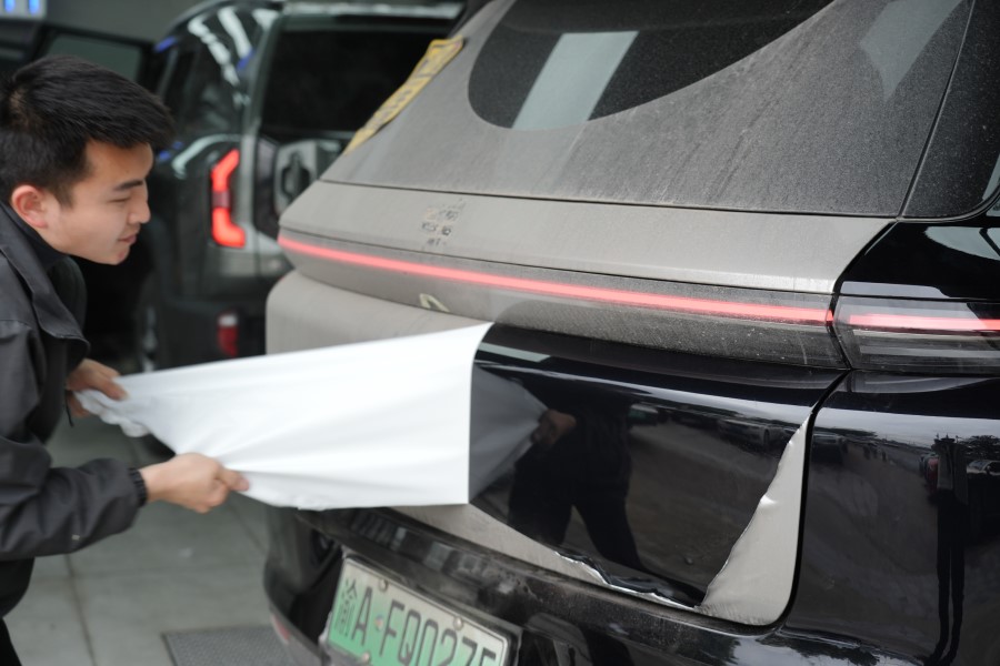 膜一姐改色膜体验报告，一年后轻松撕除不留痕