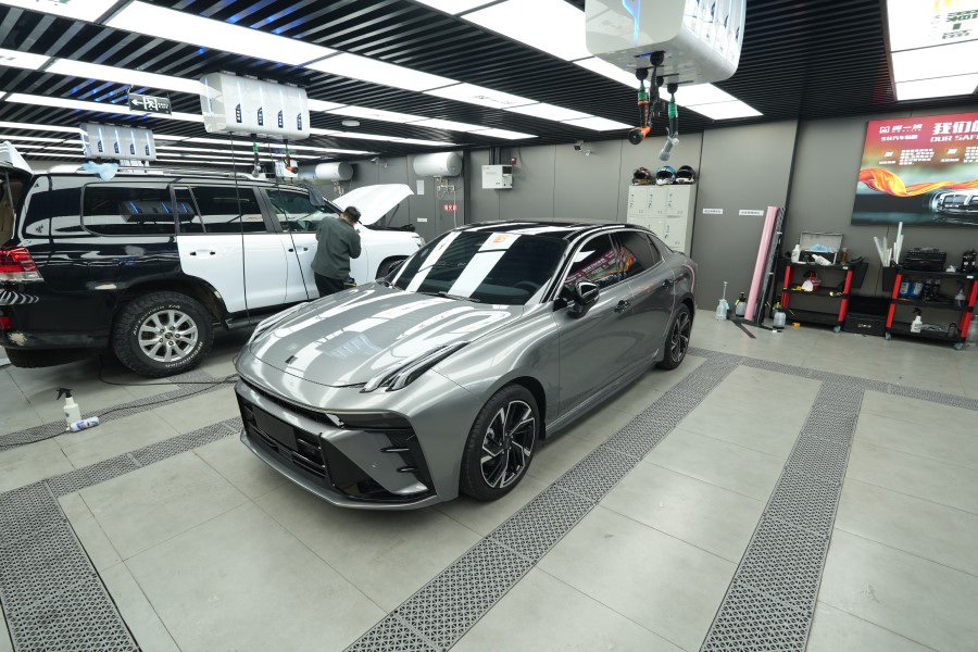 领克03改色液态金属银