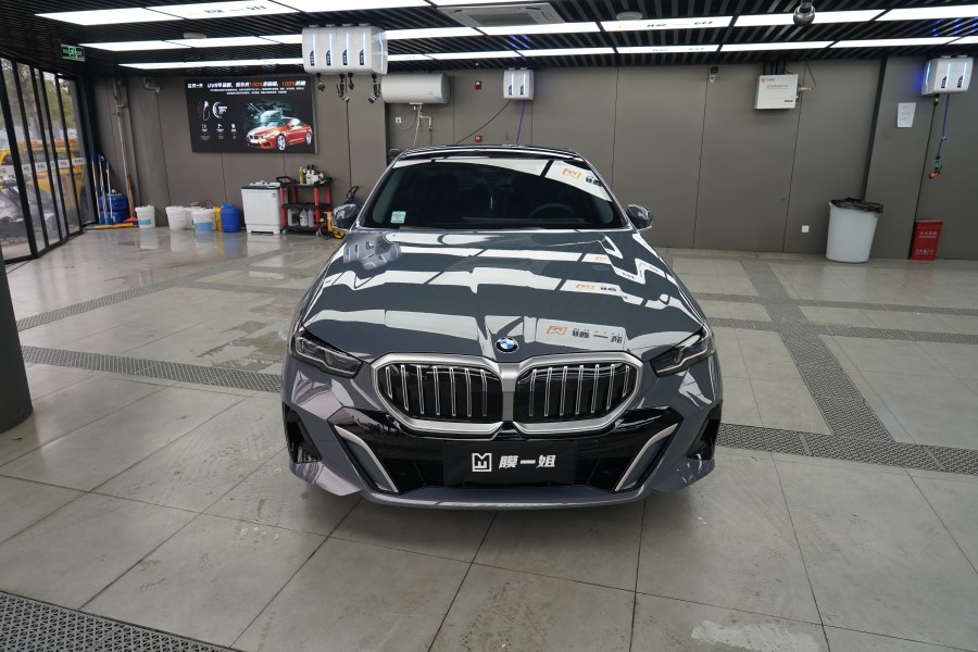 宝马530LI装贴隐形车衣