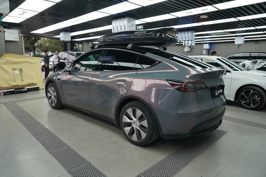 特斯拉改色梦幻火山灰