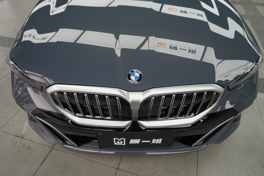 宝马530LI装贴隐形车衣