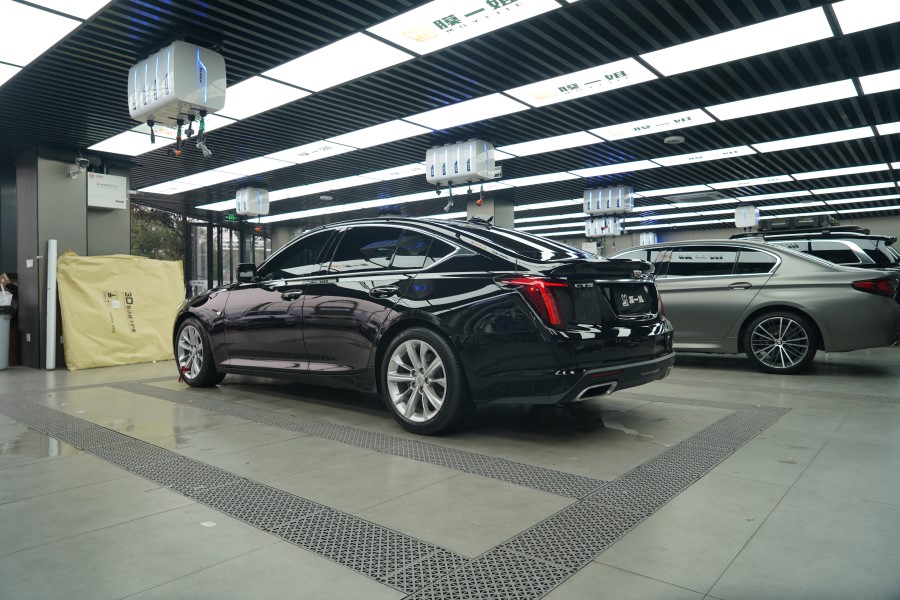 凯迪拉克CT5装贴隐形车衣