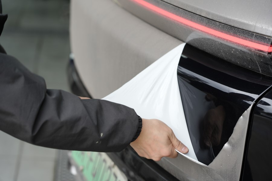 膜一姐改色膜体验报告，一年后轻松撕除不留痕