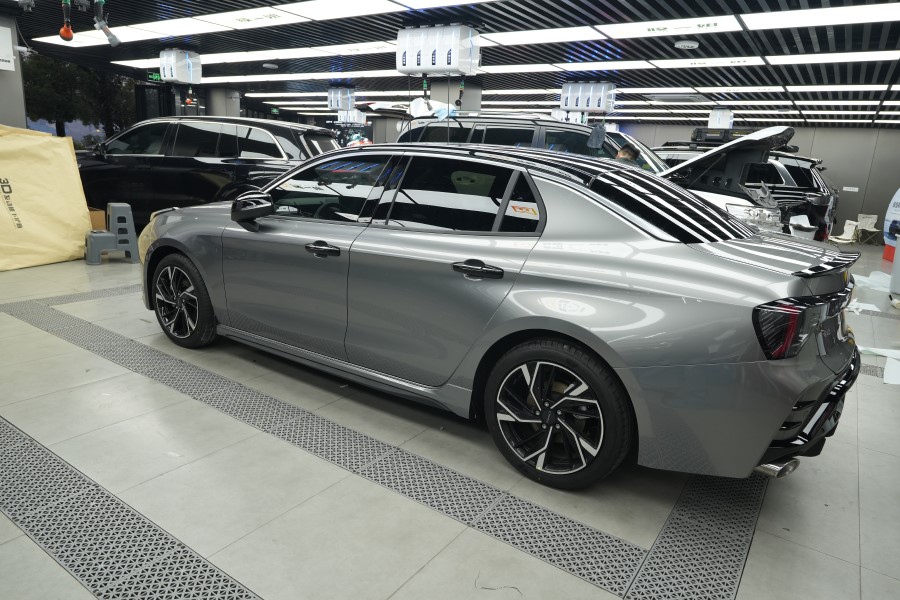 领克03改色液态金属银