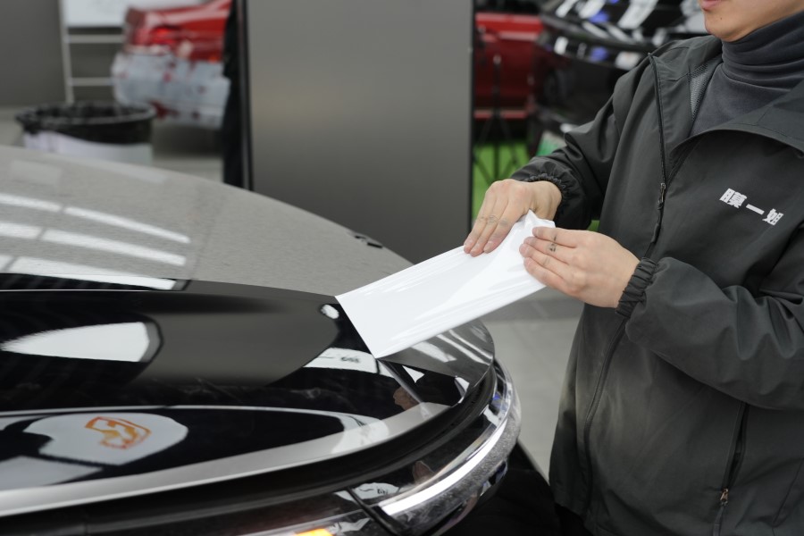 膜一姐改色膜体验报告，一年后轻松撕除不留痕