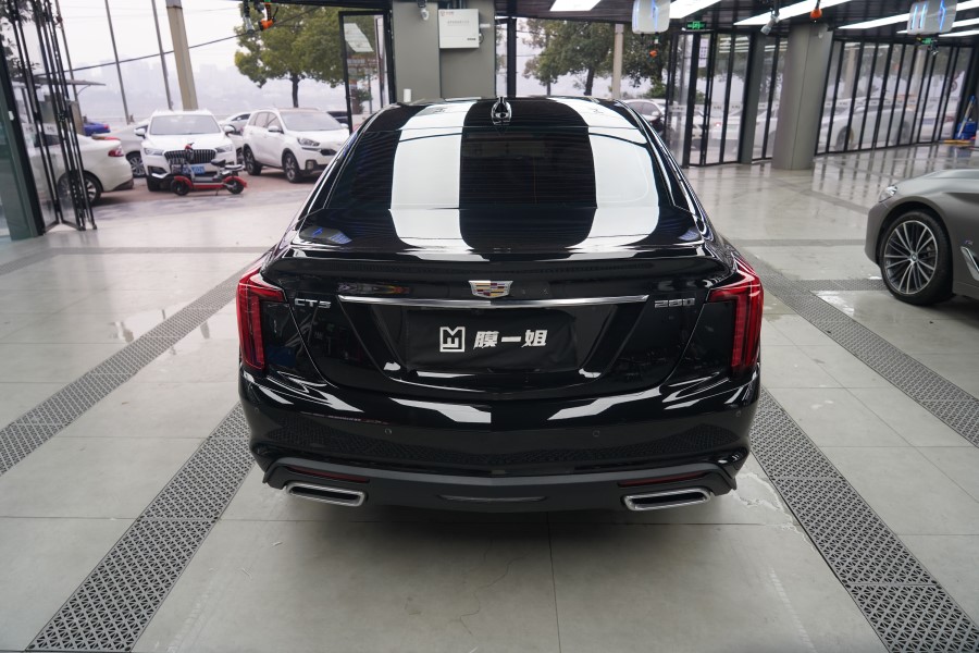 凯迪拉克CT5装贴隐形车衣