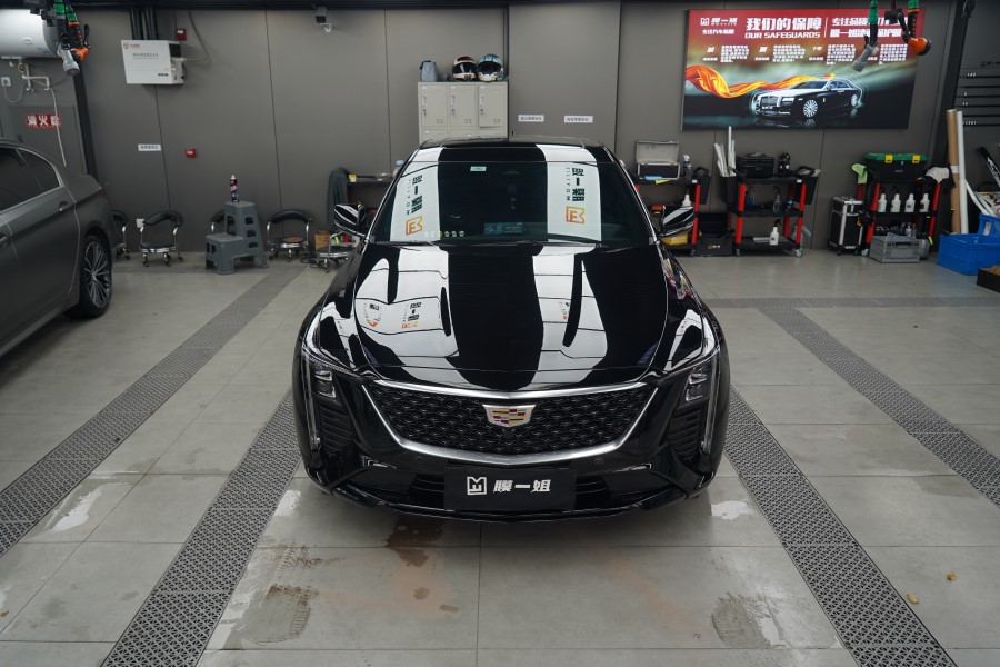 凯迪拉克CT5装贴隐形车衣