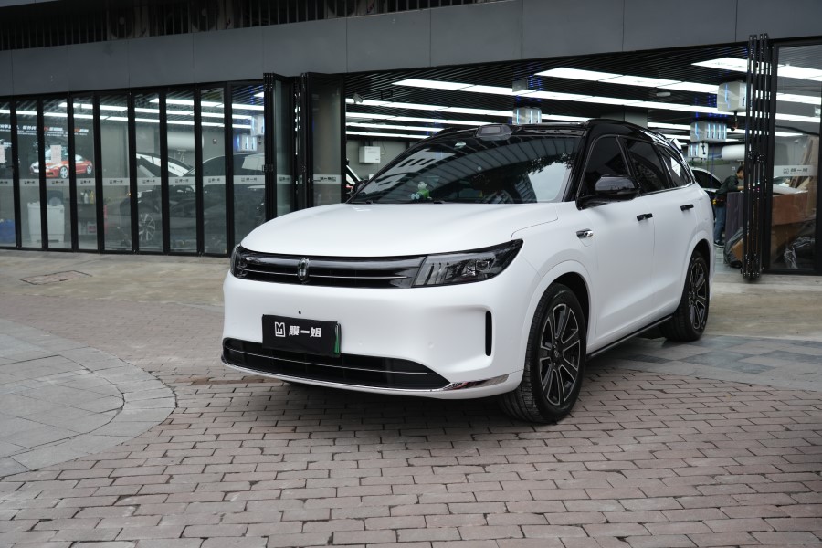 问界m7改色陶瓷白