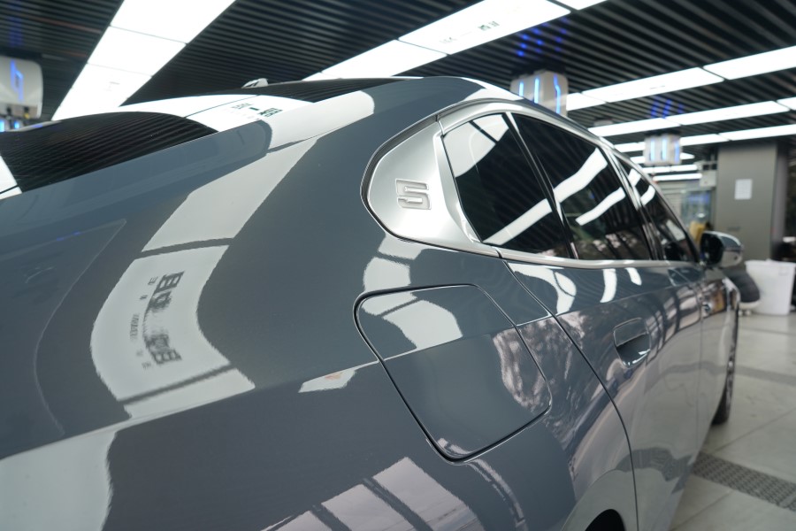 宝马530LI装贴隐形车衣