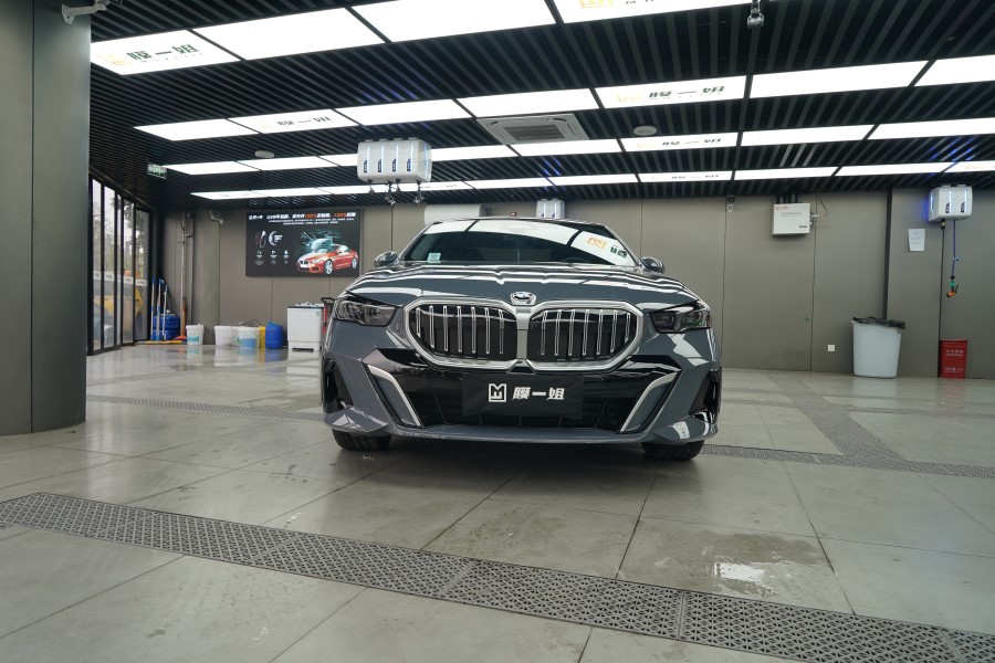 宝马530LI装贴隐形车衣