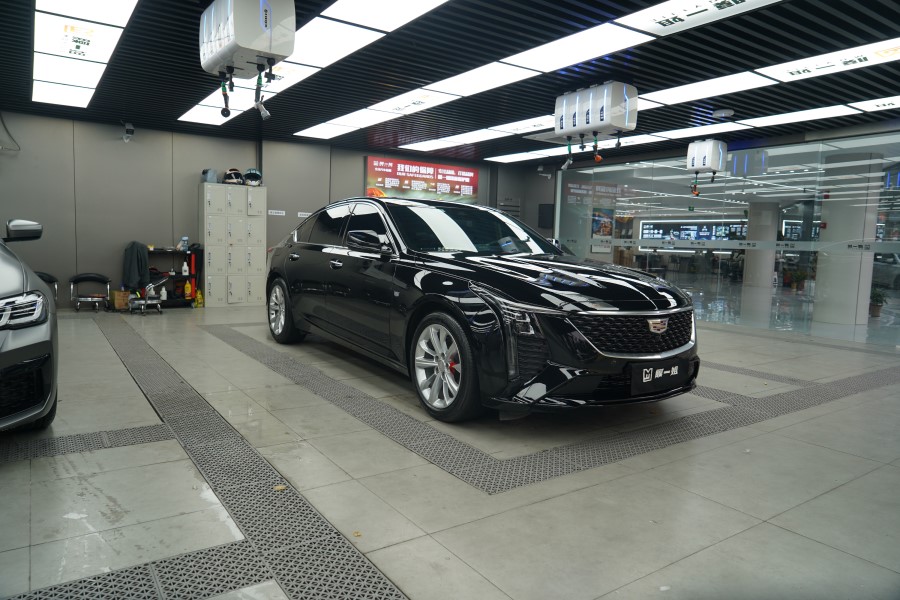 凯迪拉克CT5装贴隐形车衣