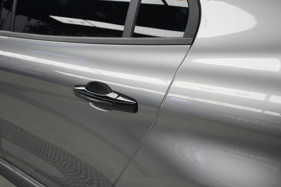 领克03改色液态金属银