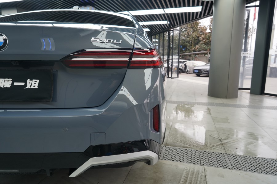 宝马530LI装贴隐形车衣