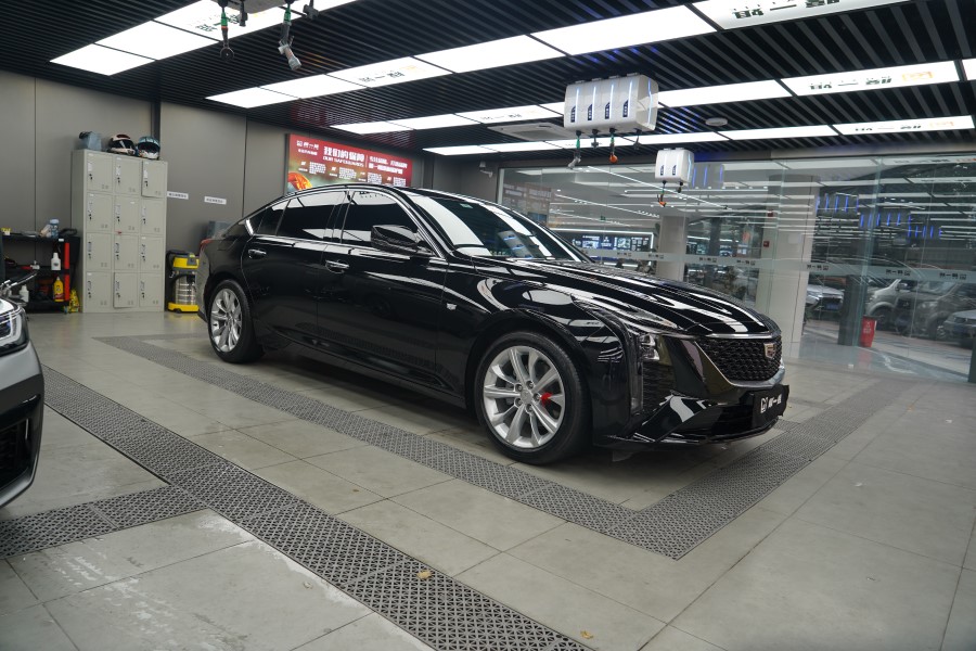 凯迪拉克CT5装贴隐形车衣