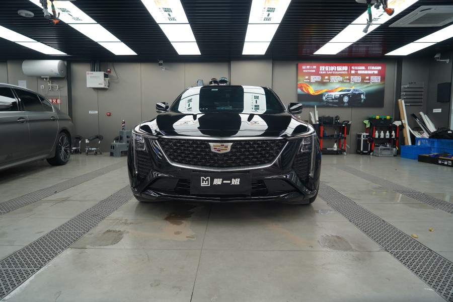 凯迪拉克CT5装贴隐形车衣