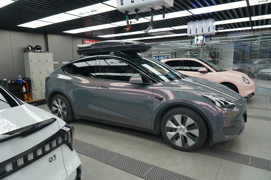 特斯拉改色梦幻火山灰