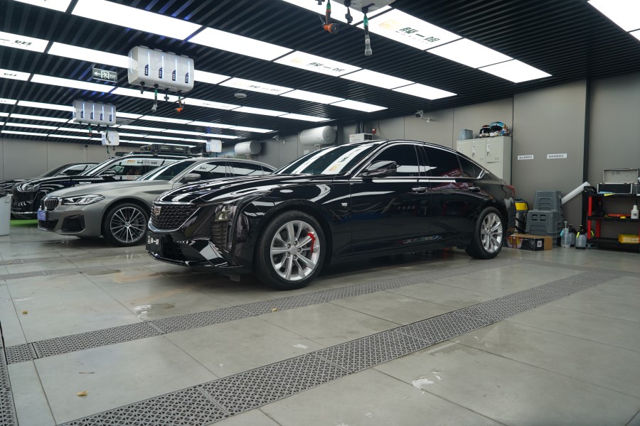 凯迪拉克CT5装贴隐形车衣