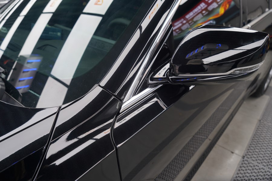 凯迪拉克CT5装贴隐形车衣