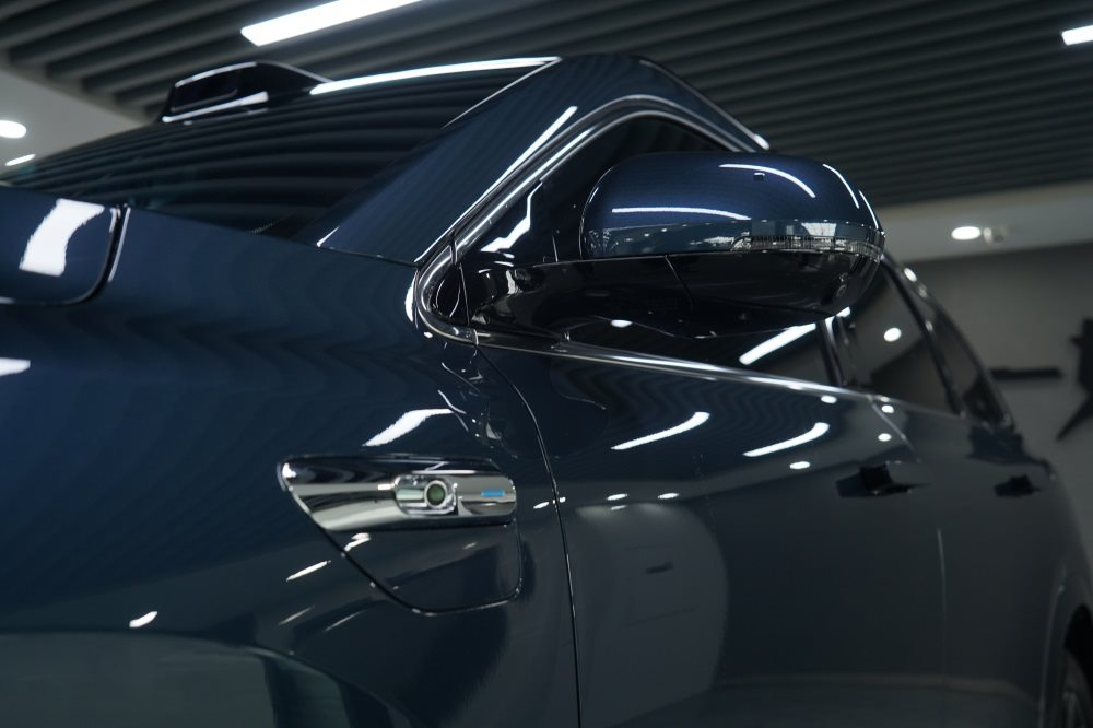 问界M7装贴隐形车衣