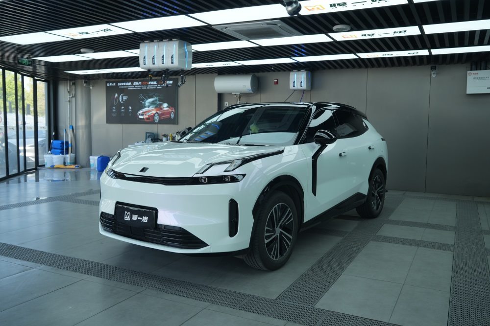 领克08改色PET白魅金