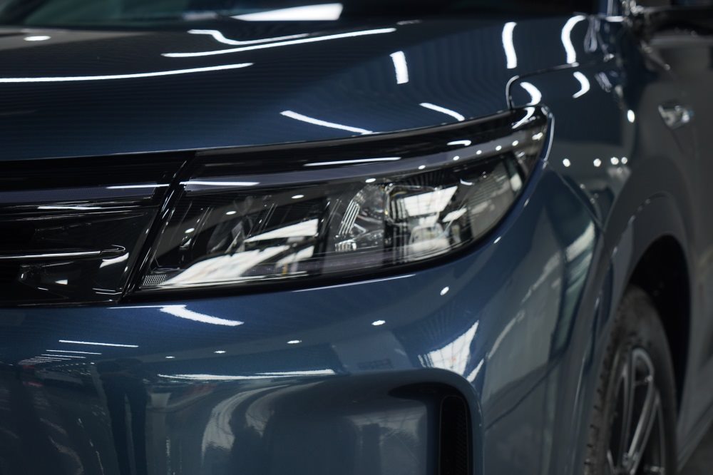 问界M7装贴隐形车衣