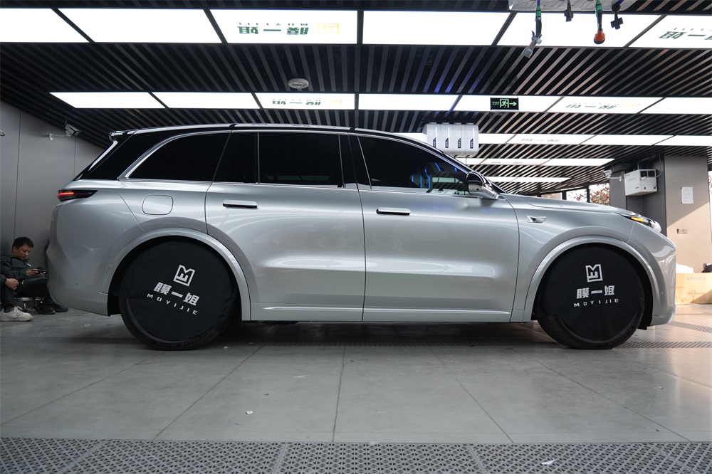 理想L8改色GT银，TPU改色膜让你爱车展现独特魅力！