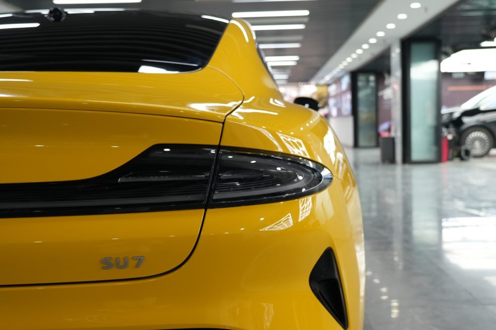 小米SU7改色竞速黄，TPU改色膜高颜值一键Get！