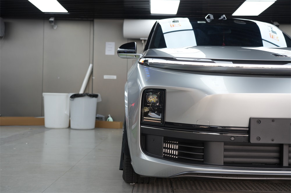 理想L8改色GT银，TPU改色膜让你爱车展现独特魅力！