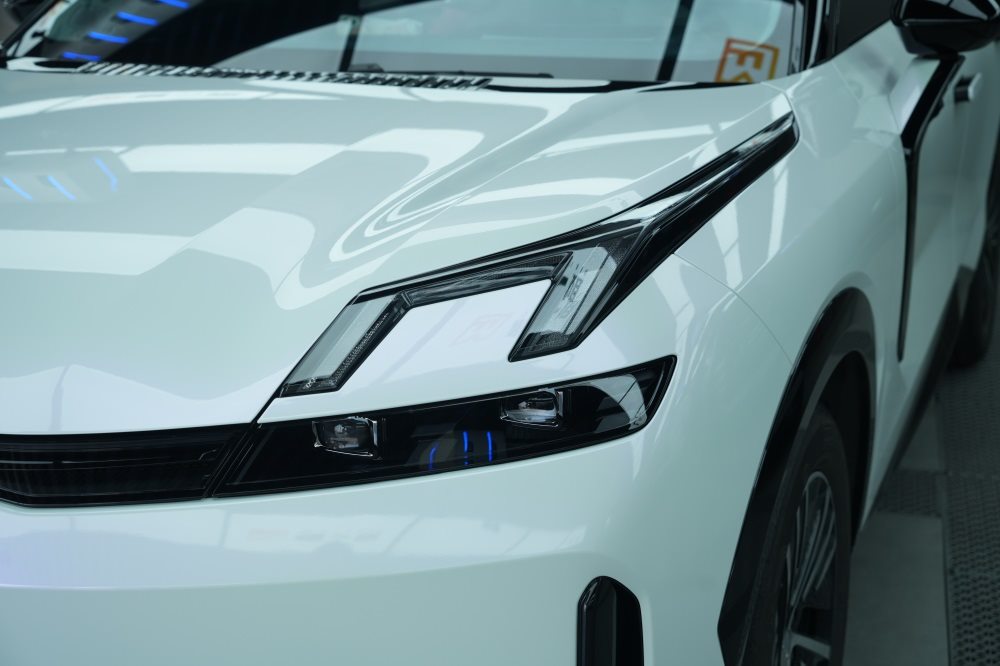 领克08改色PET白魅金