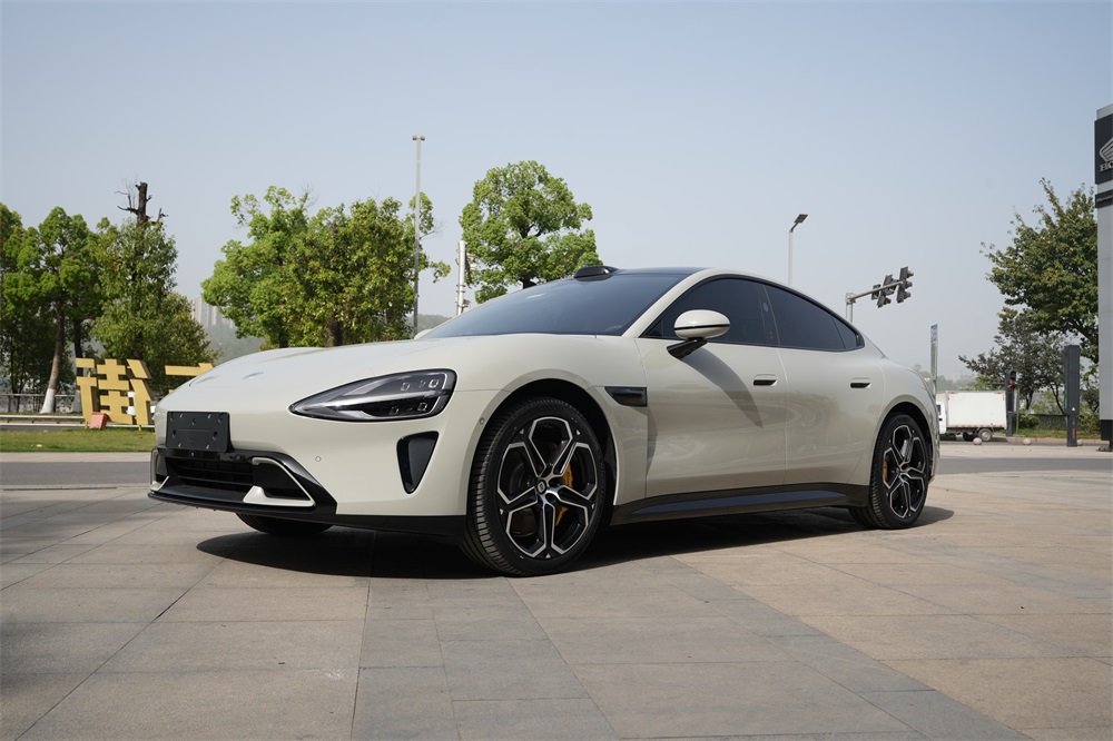 小米SU7贴装TPU隐形车衣，拒绝剐蹭焦虑！