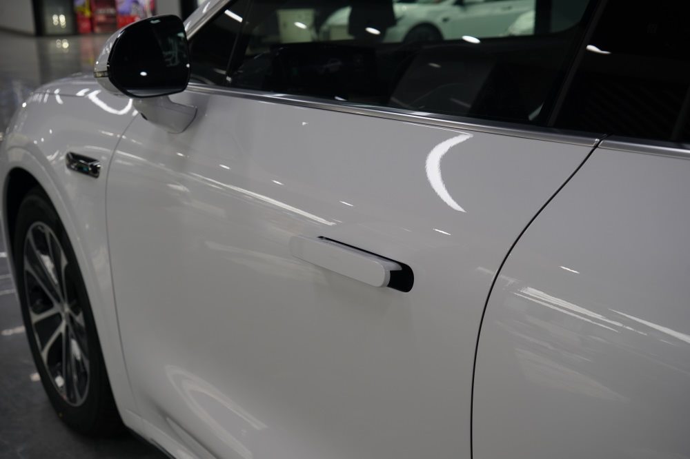 智界R7贴装TPU隐形车衣，硬核防护与未来感的完美碰撞！