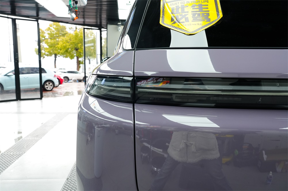 理想汽车流行色揭秘，迷雾灰TPU改色膜诠释高级感！