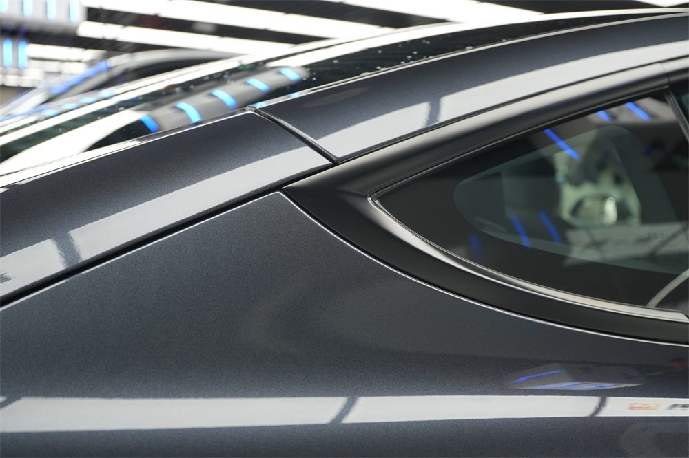 特斯拉Model3贴装隐形车衣