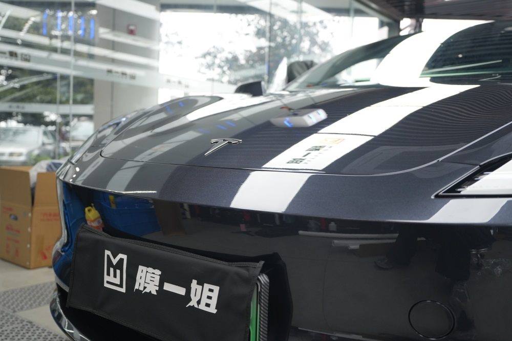 特斯拉Model3贴装隐形车衣