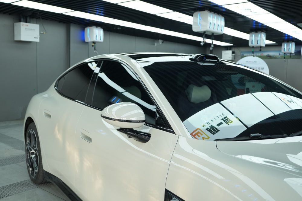 小米SU7隐形车衣贴装，新能源车主的最佳选择！