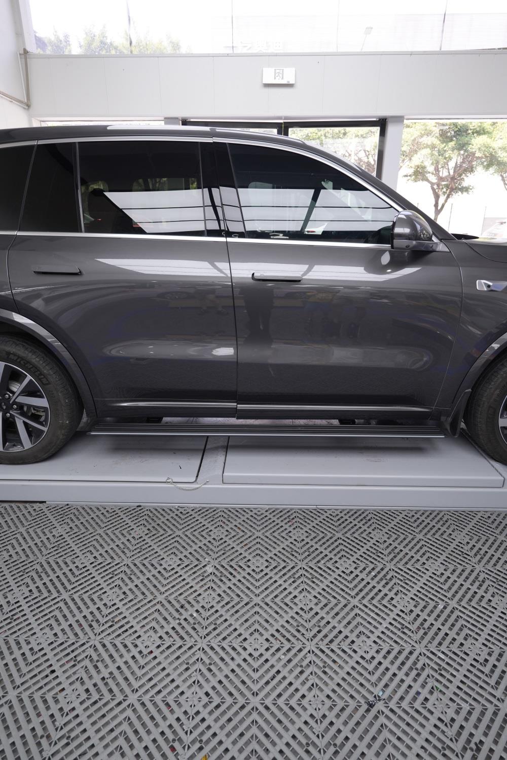 理想L8电动踏板改装升级，膜一姐甄改为出行加分