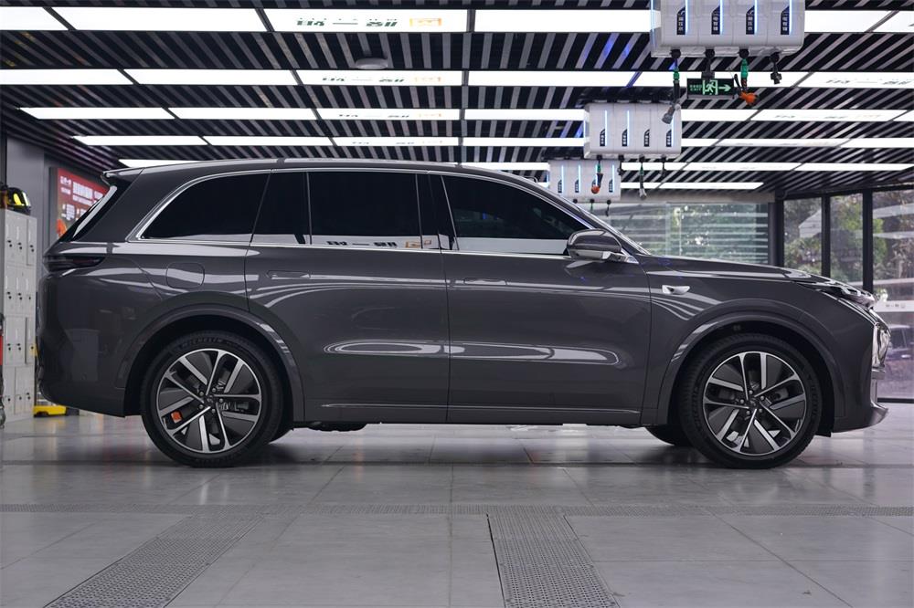 理想L8贴隐形车衣，全车漆面保护让爱车亮度加倍！