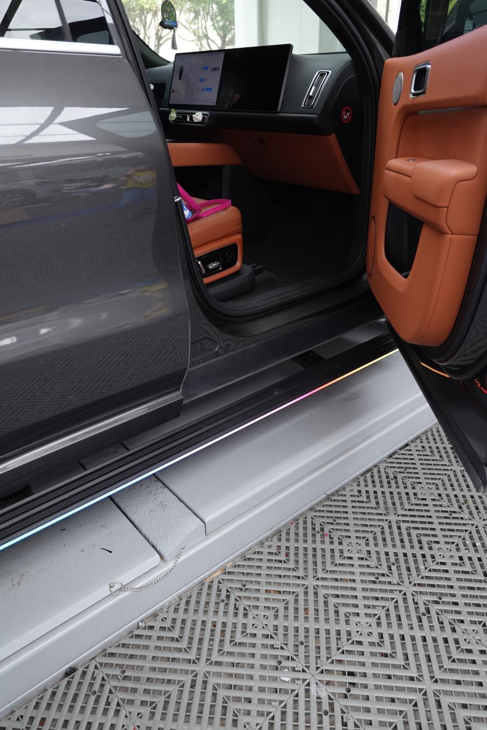 理想L8电动踏板改装升级，膜一姐甄改为出行加分