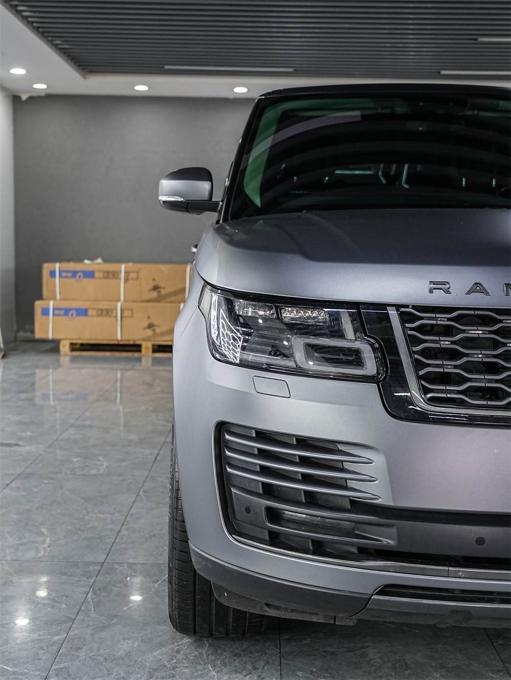 路虎加装AMG山灰TPU改色膜，路虎改色膜装贴效果