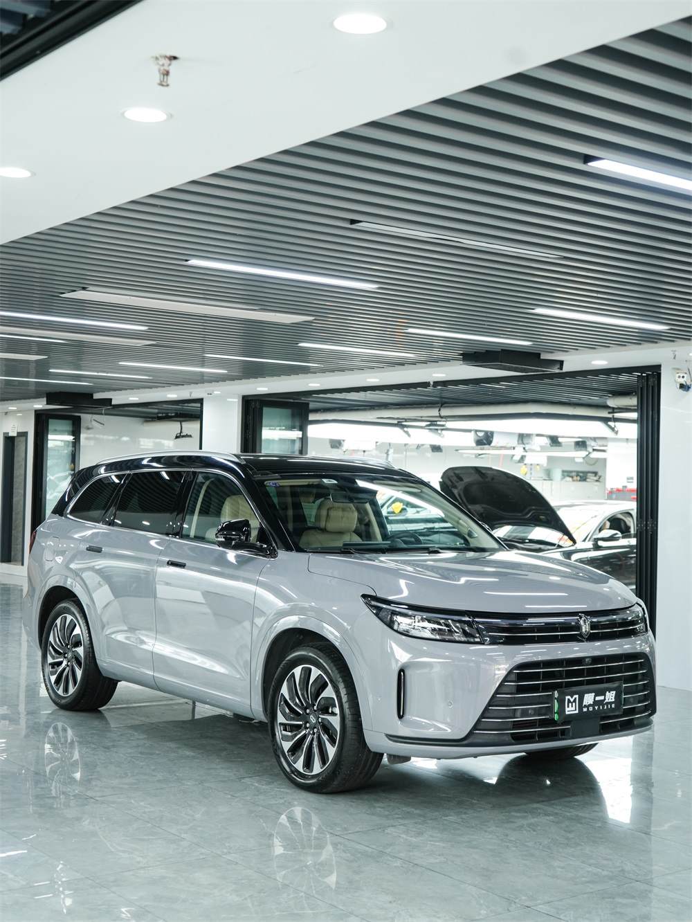 问界M7贴装纳多灰TPU车衣，问界汽车TPU改色膜改装案例分享