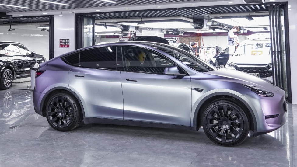 特斯拉 Model Y 改色膜推荐：卡布里灰紫实拍质感拉满