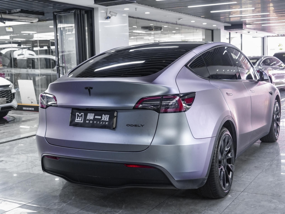 特斯拉 Model Y 改色膜推荐：卡布里灰紫实拍质感拉满