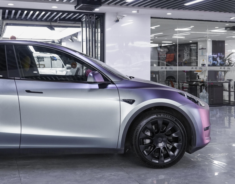 特斯拉 Model Y 改色膜推荐：卡布里灰紫实拍质感拉满